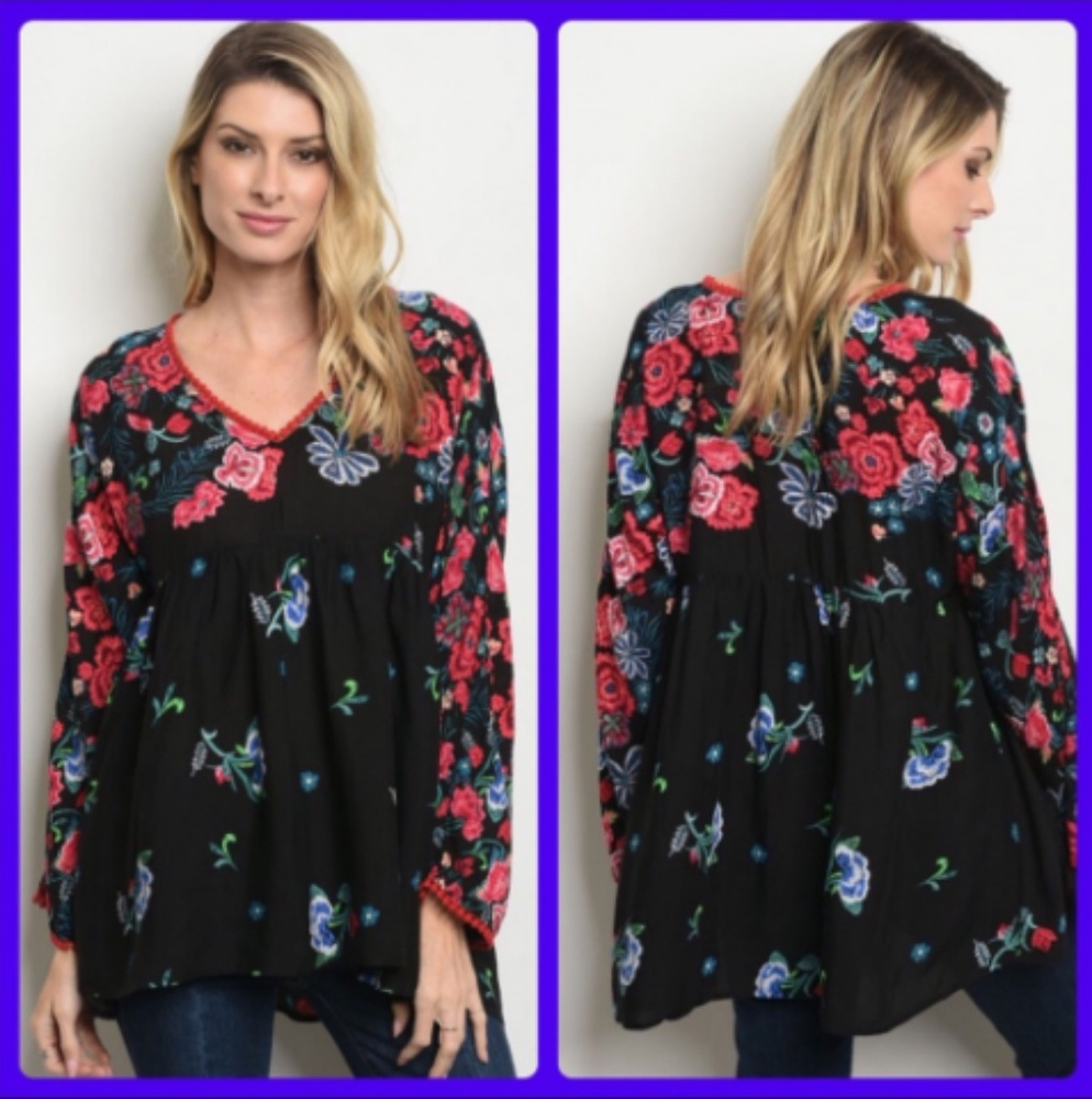 PRETTY BLACK FLORAL TOP